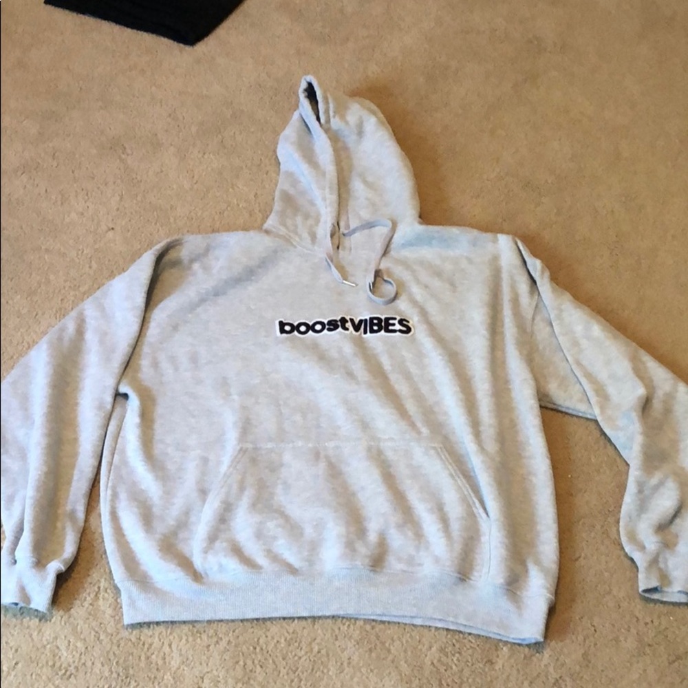 boostVIBES hoodie men’s size large